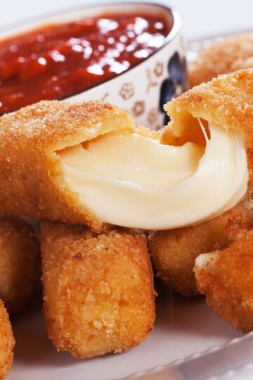 Crispy Low Carb Gluten-Free Mozzarella Sticks